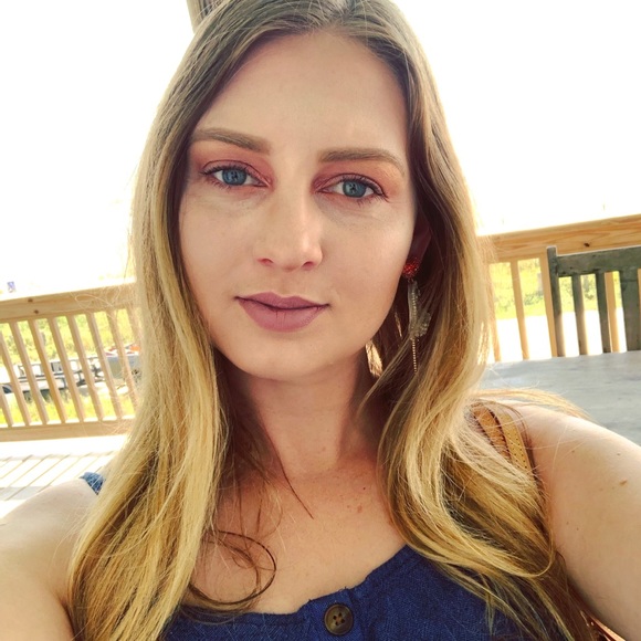 Meet your seller, Liz 💐 - Picture 3 of 7